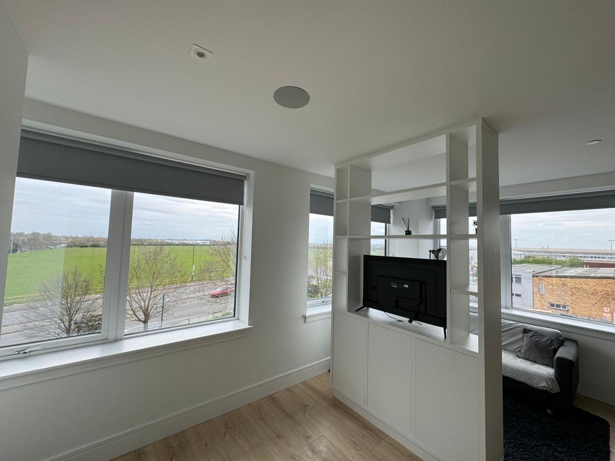 Luxx Apartment & Suites, London Heathrow Airport, Terminal 4, Piccadilly Underground Train Station Nearby! Hillingdon Exteriör bild